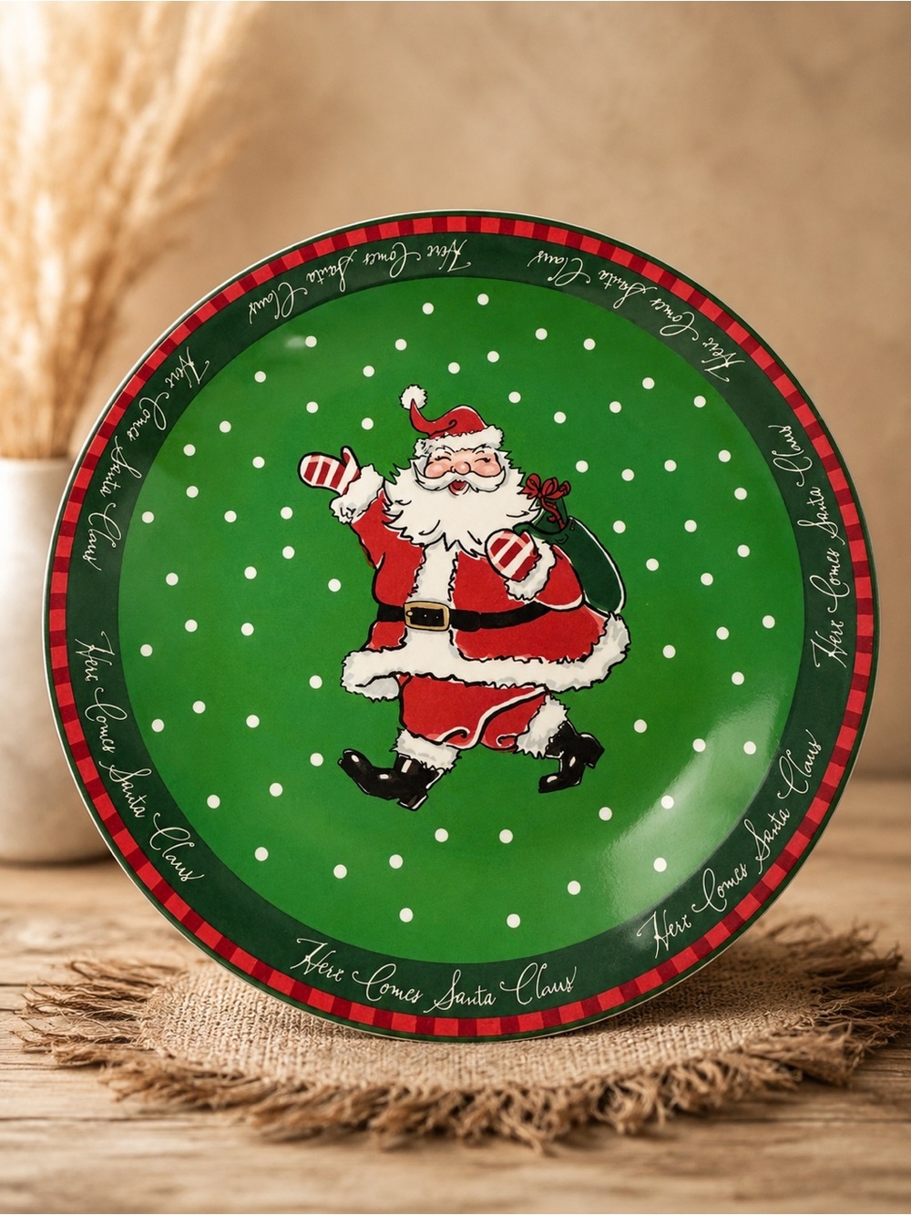 The White Barn Candle Co Santa Claus Christmas Plate Round Green Plaid Vintage